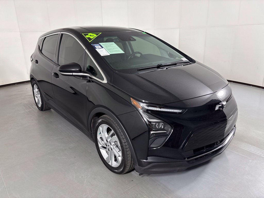 Used 2023 Chevrolet Bolt LT FWD image 2