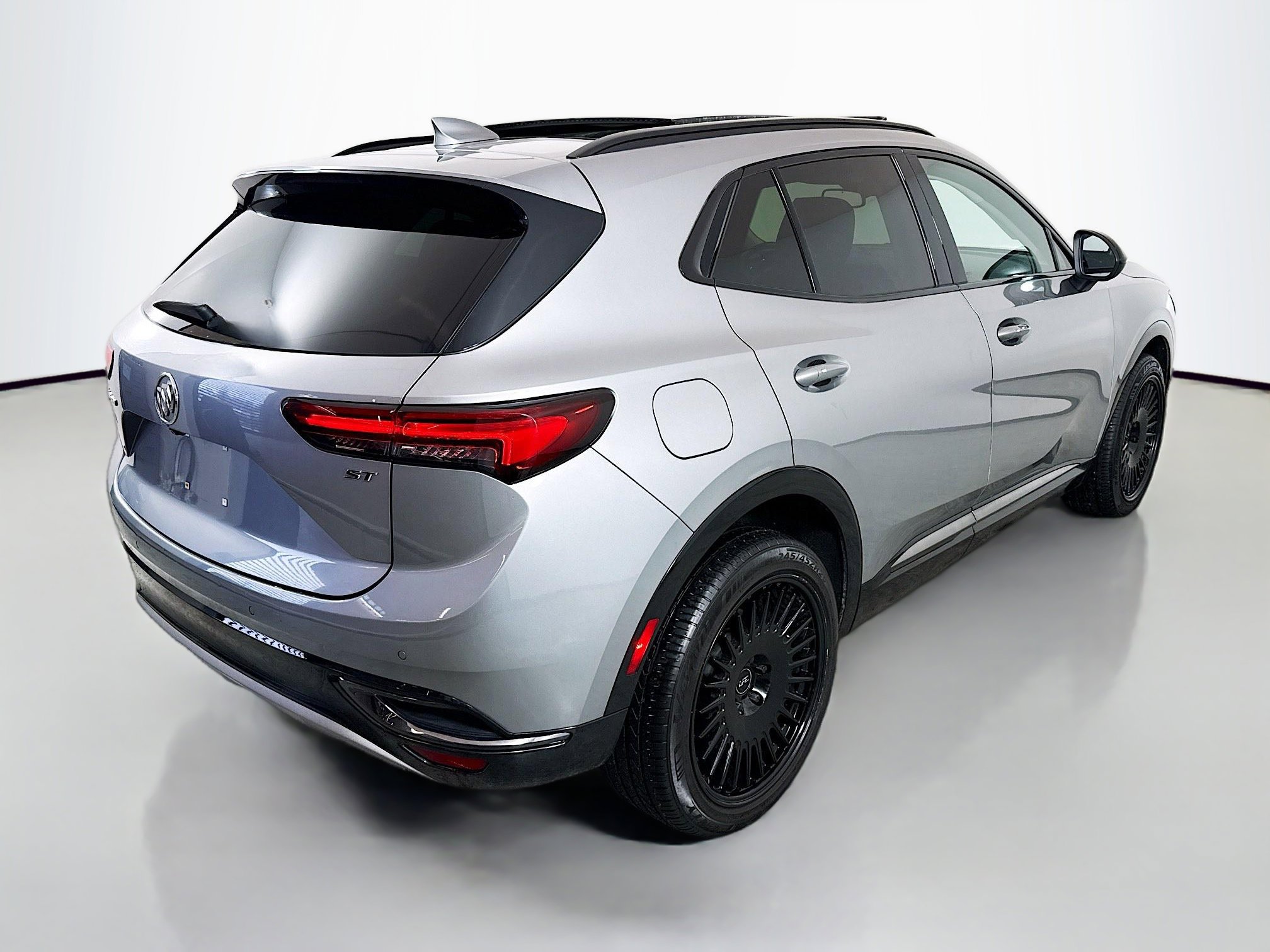 Used 2023 Buick Envision Essence w/ Sport Touring Package image 7