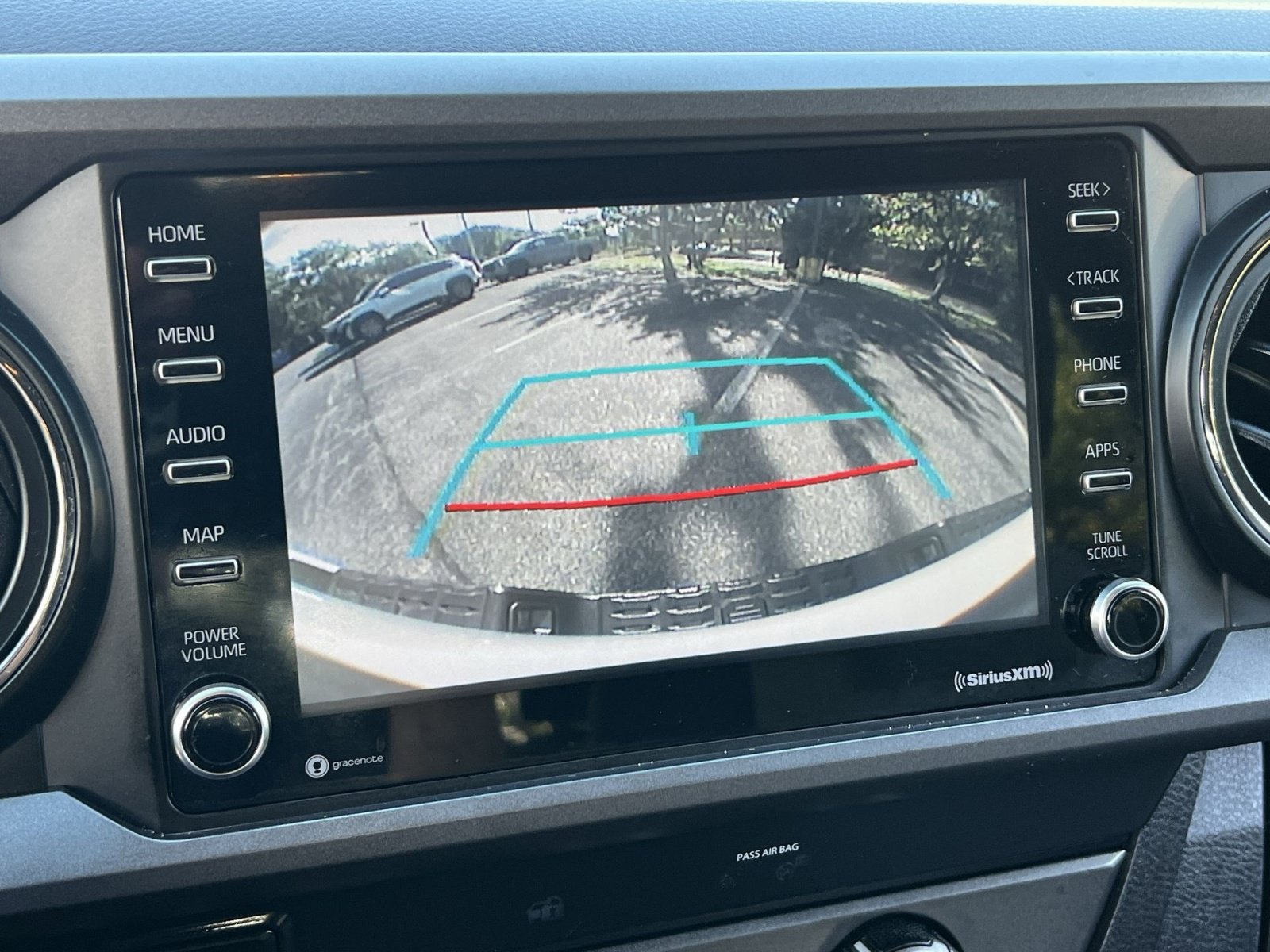 Used 2020 Toyota Tacoma TRD Off-Road w/ Technology Package AWD/4WD image 18