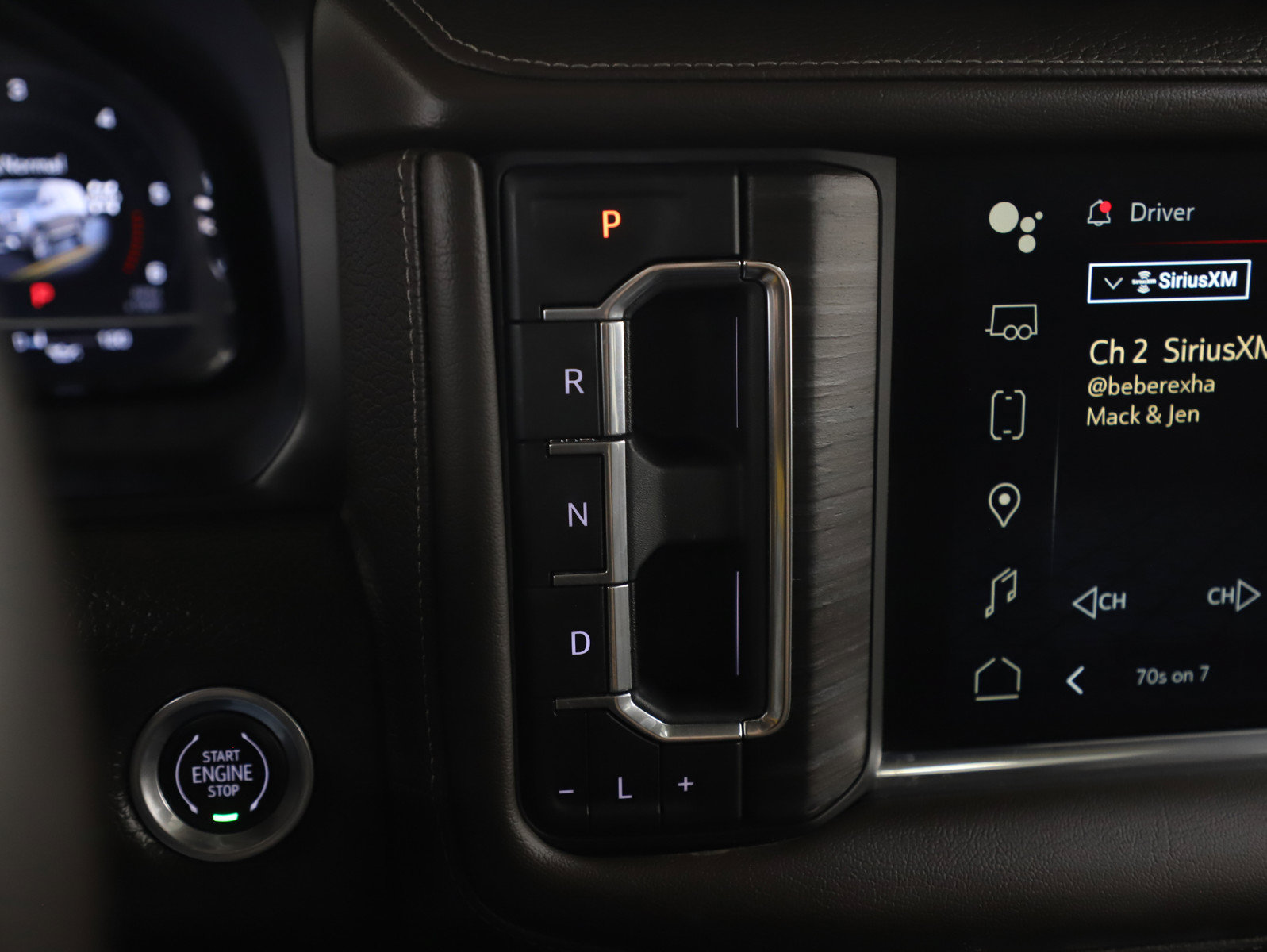 Used 2023 GMC Yukon XL Denali AWD/4WD image 27