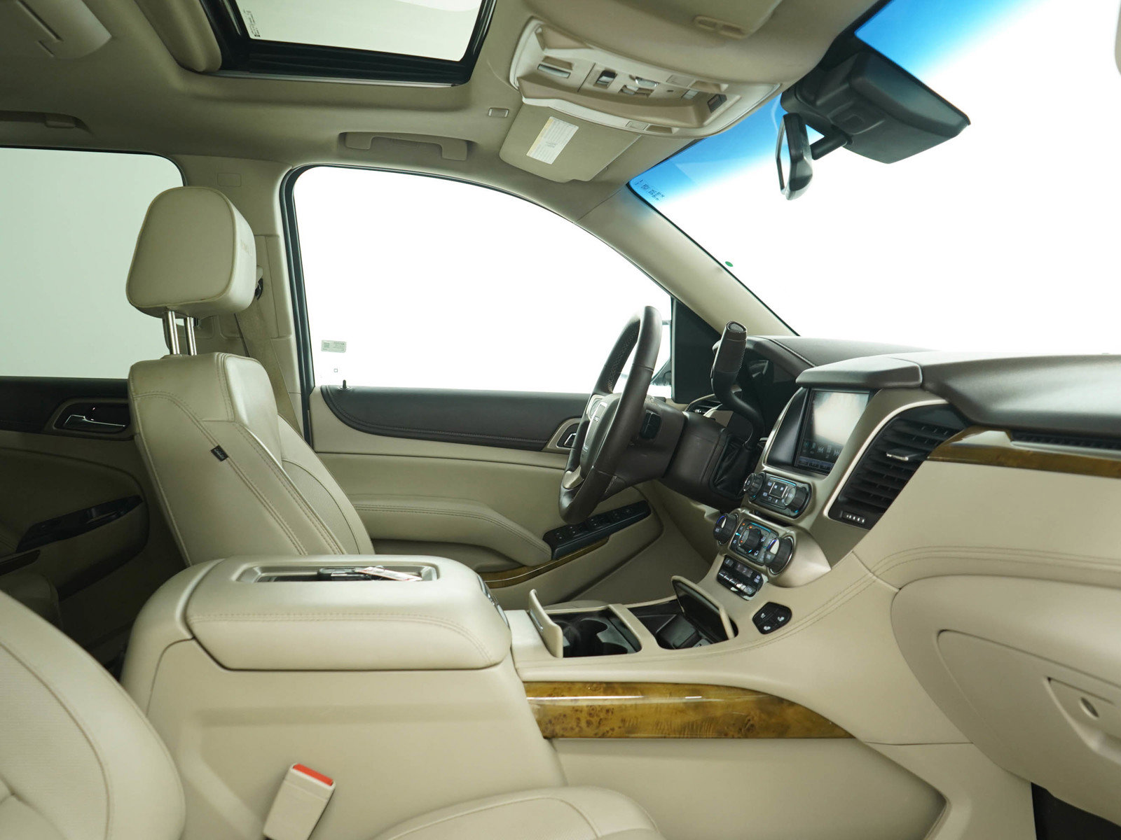 Used 2017 GMC Yukon Denali w/ Open Road Package image 10