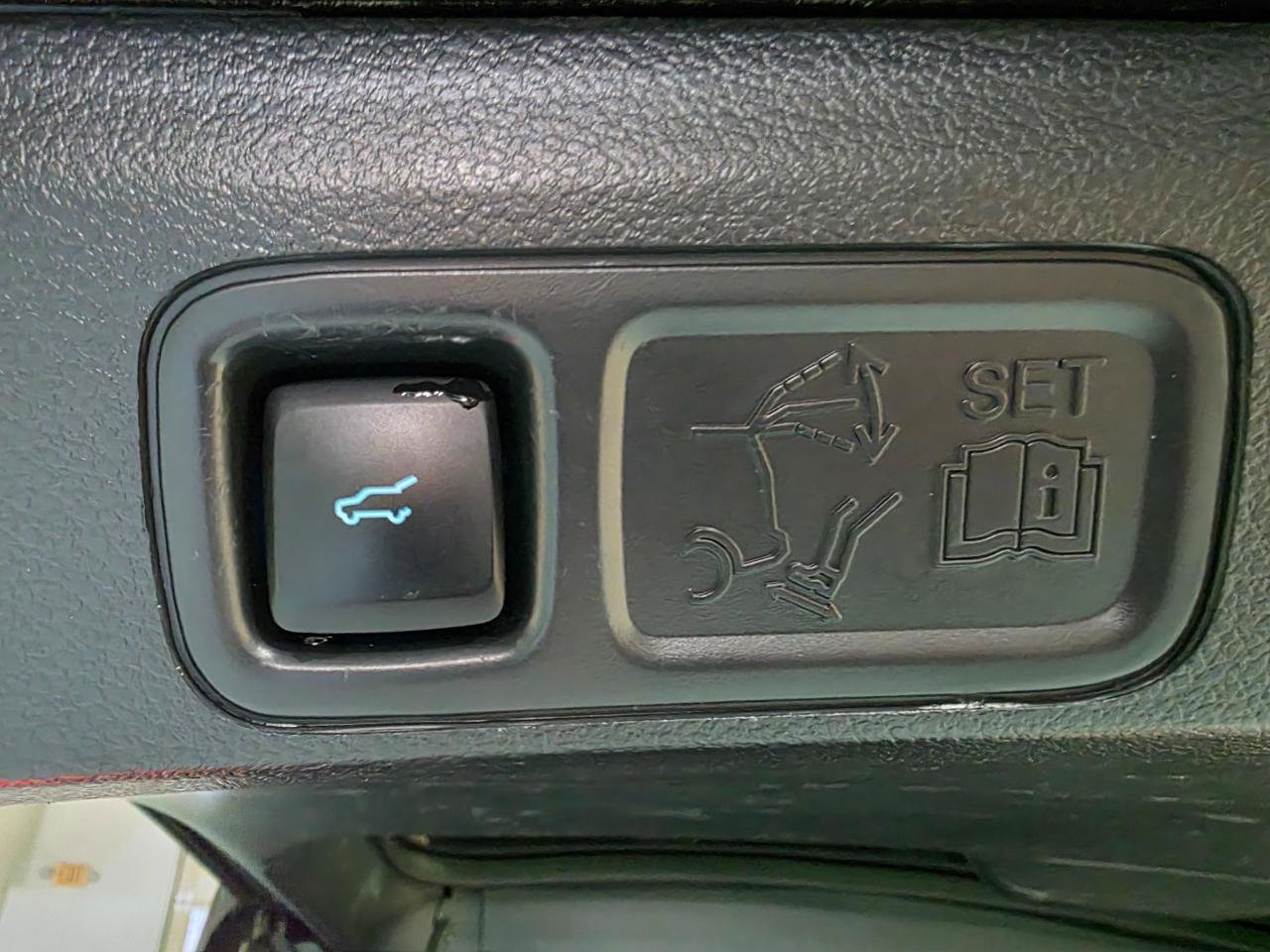 Used 2022 Ford Expedition Max Limited image 24