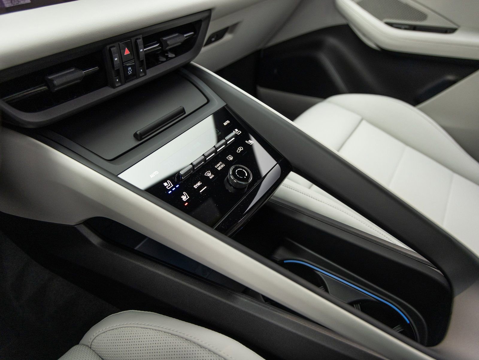 New 2025 Porsche Macan 4S Electric image 18