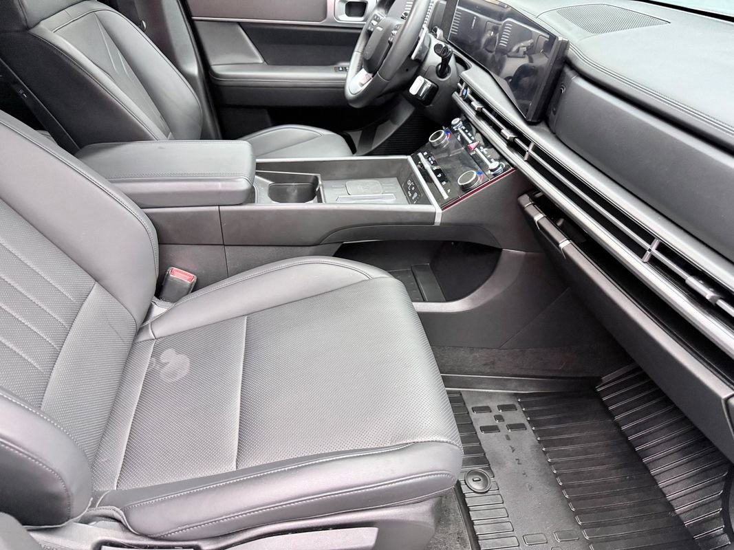 Used 2024 Hyundai Santa Fe SEL image 12