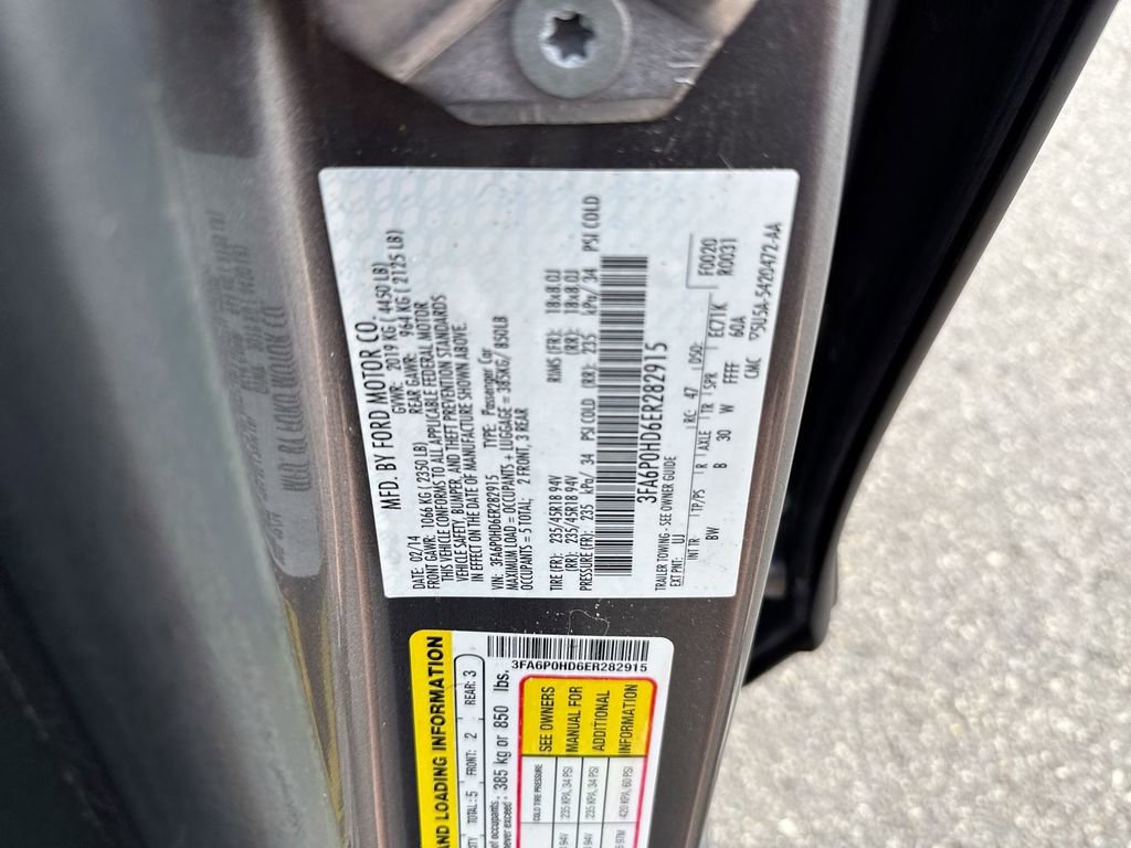 Used 2014 Ford Fusion SE w/ Equipment Group 202A image 27