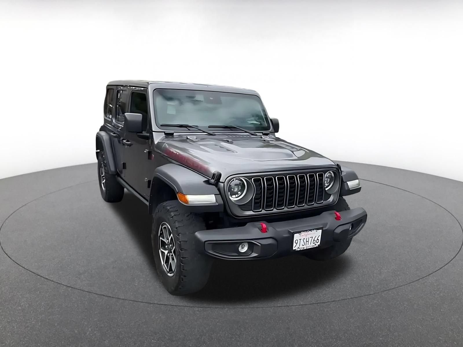 Used 2025 Jeep Wrangler Unlimited Rubicon AWD/4WD image 3