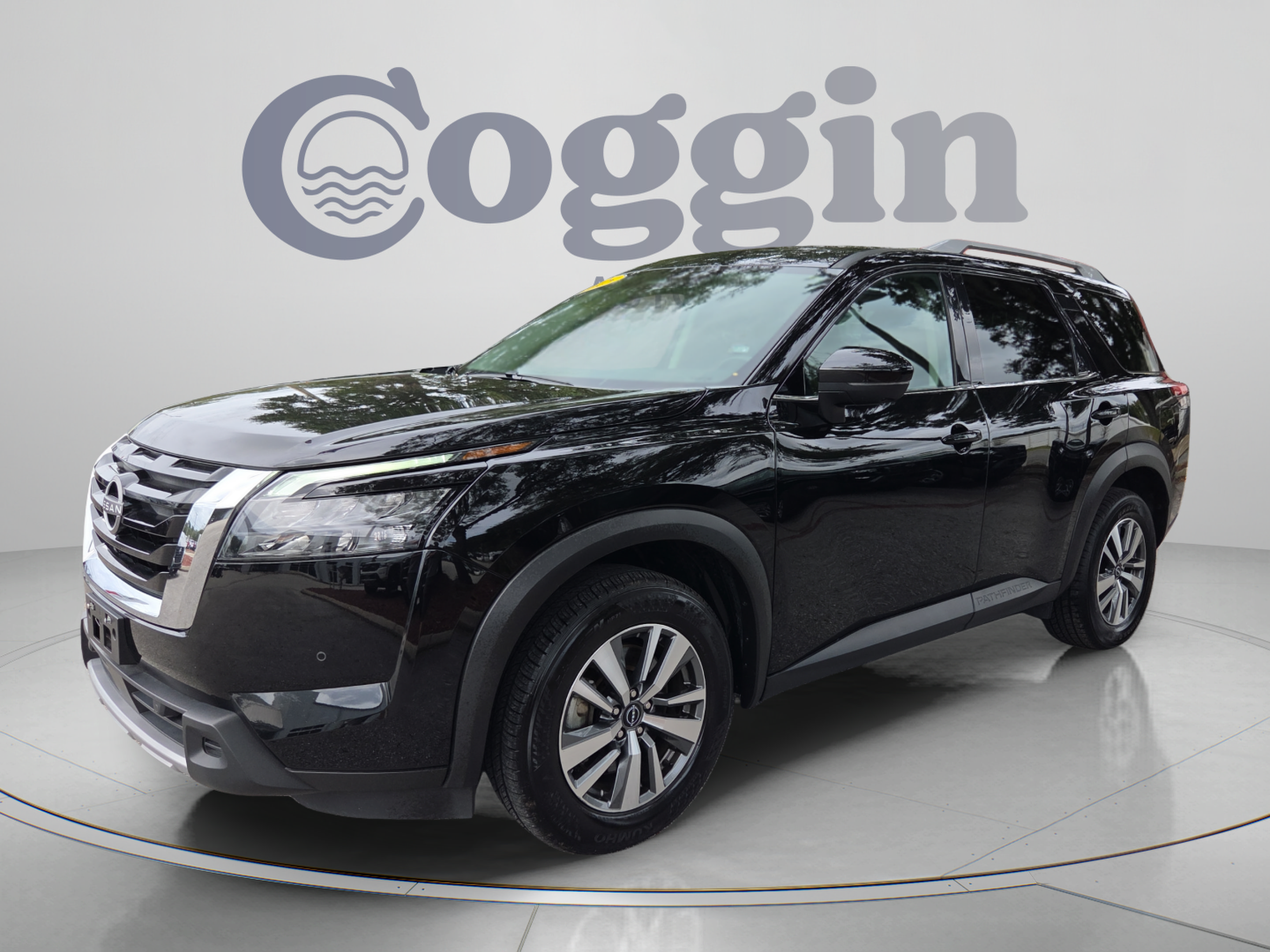 Used 2025 Nissan Pathfinder SL AWD/4WD image 1