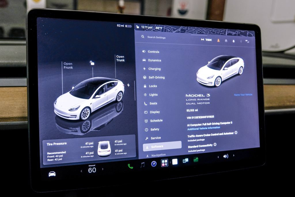 Used 2022 Tesla Model 3 Long Range AWD/4WD image 29