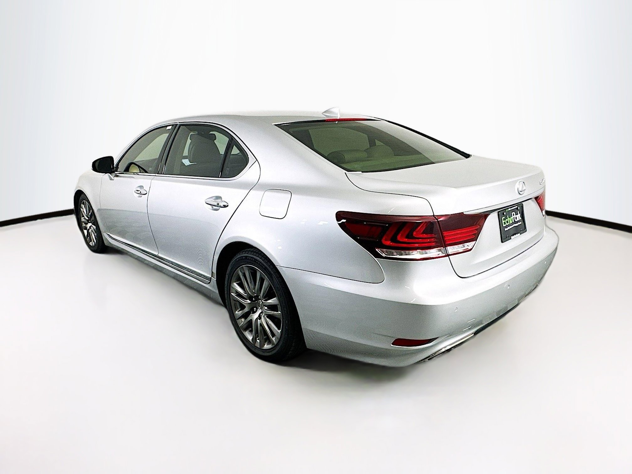 Used 2016 Lexus LS 460 L RWD image 5