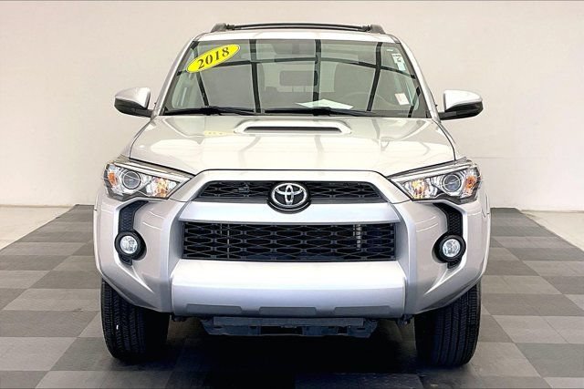 Used 2018 Toyota 4Runner TRD Off-Road w/ Convenience Package AWD/4WD image 2