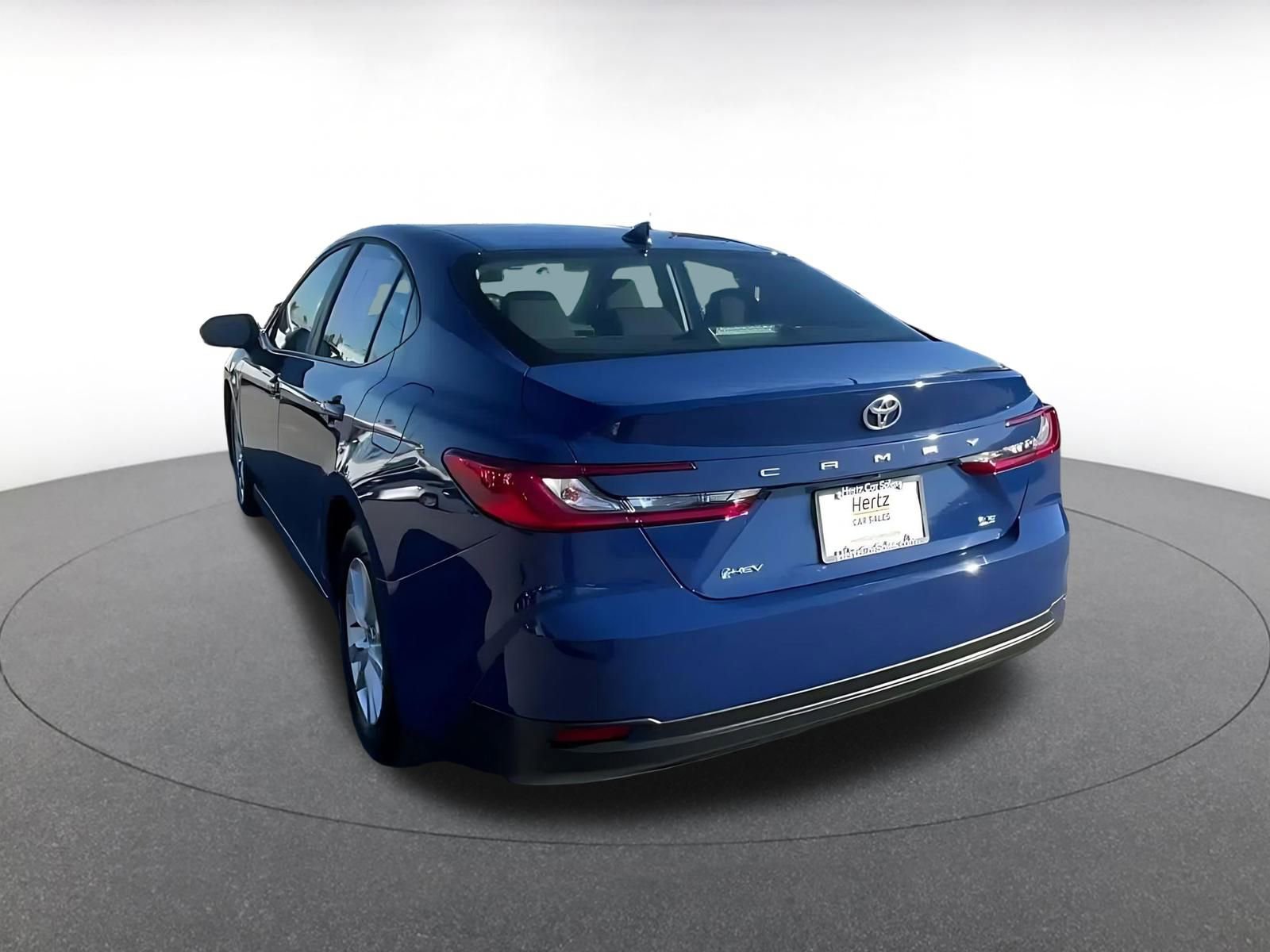 Used 2025 Toyota Camry LE image 11