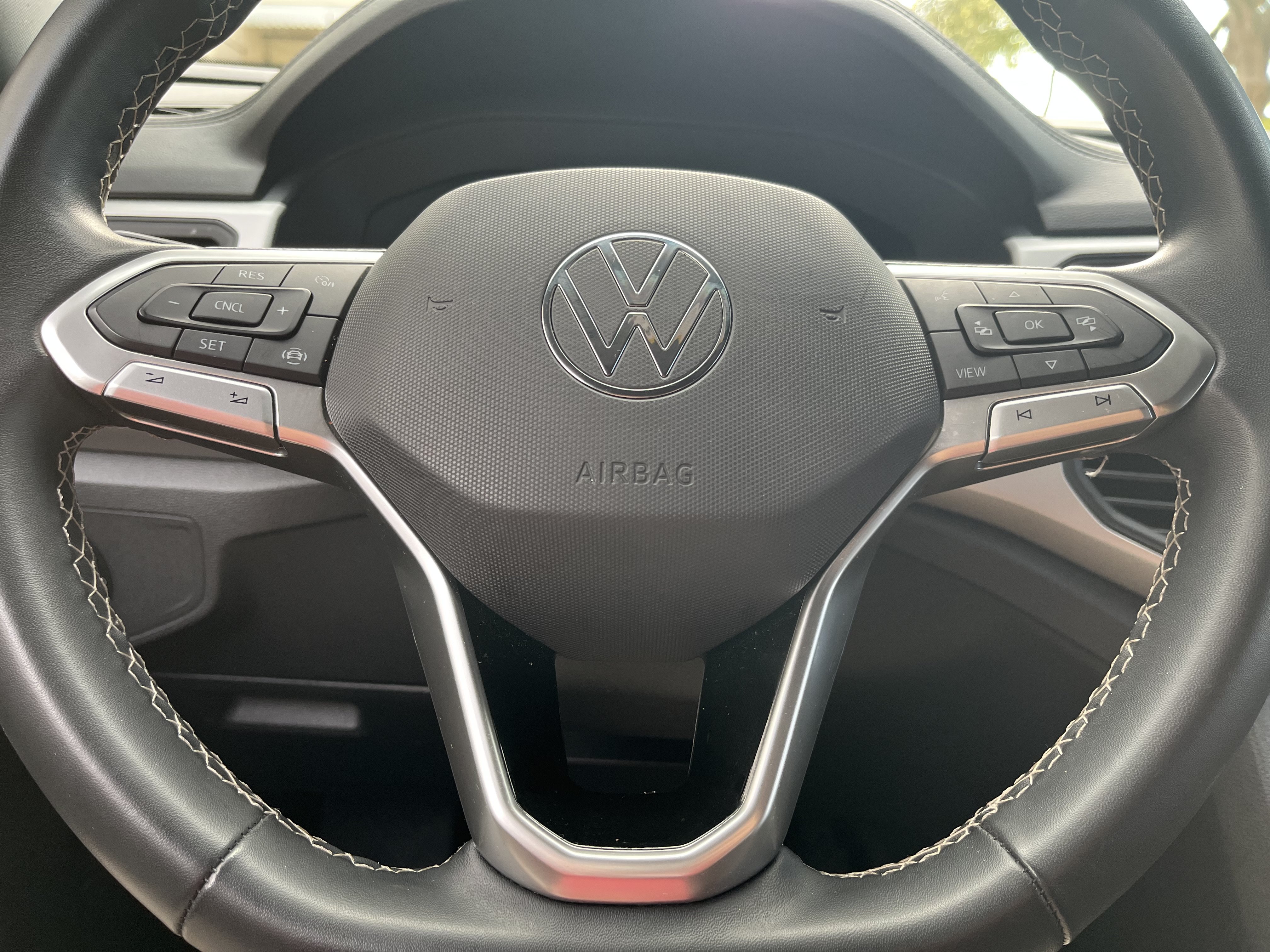 Used 2022 Volkswagen Atlas Cross Sport SE FWD image 18