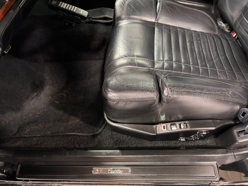 Used 1993 Cadillac Fleetwood Sedan FWD image 11