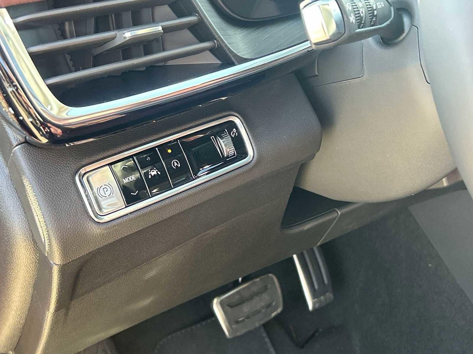 New 2025 Buick Envision Sport Touring image 17