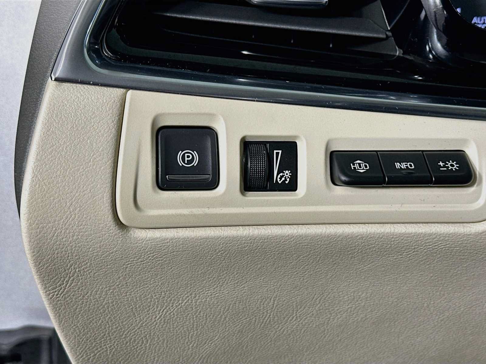 Used 2020 Cadillac XT6 Premium Luxury FWD image 10
