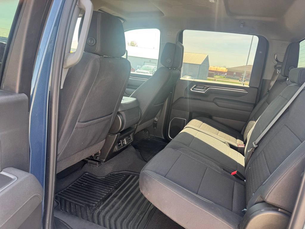 Used 2025 Chevrolet Silverado 3500 LT w/ Safety Package AWD/4WD image 23