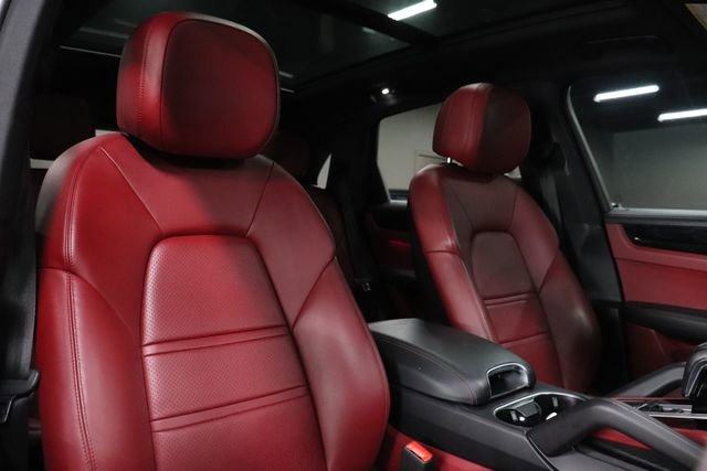 Used 2022 Porsche Cayenne Platinum Edition AWD/4WD image 25