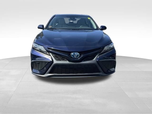 Used 2022 Toyota Camry SE w/ Audio Upgrade Package FWD image 2