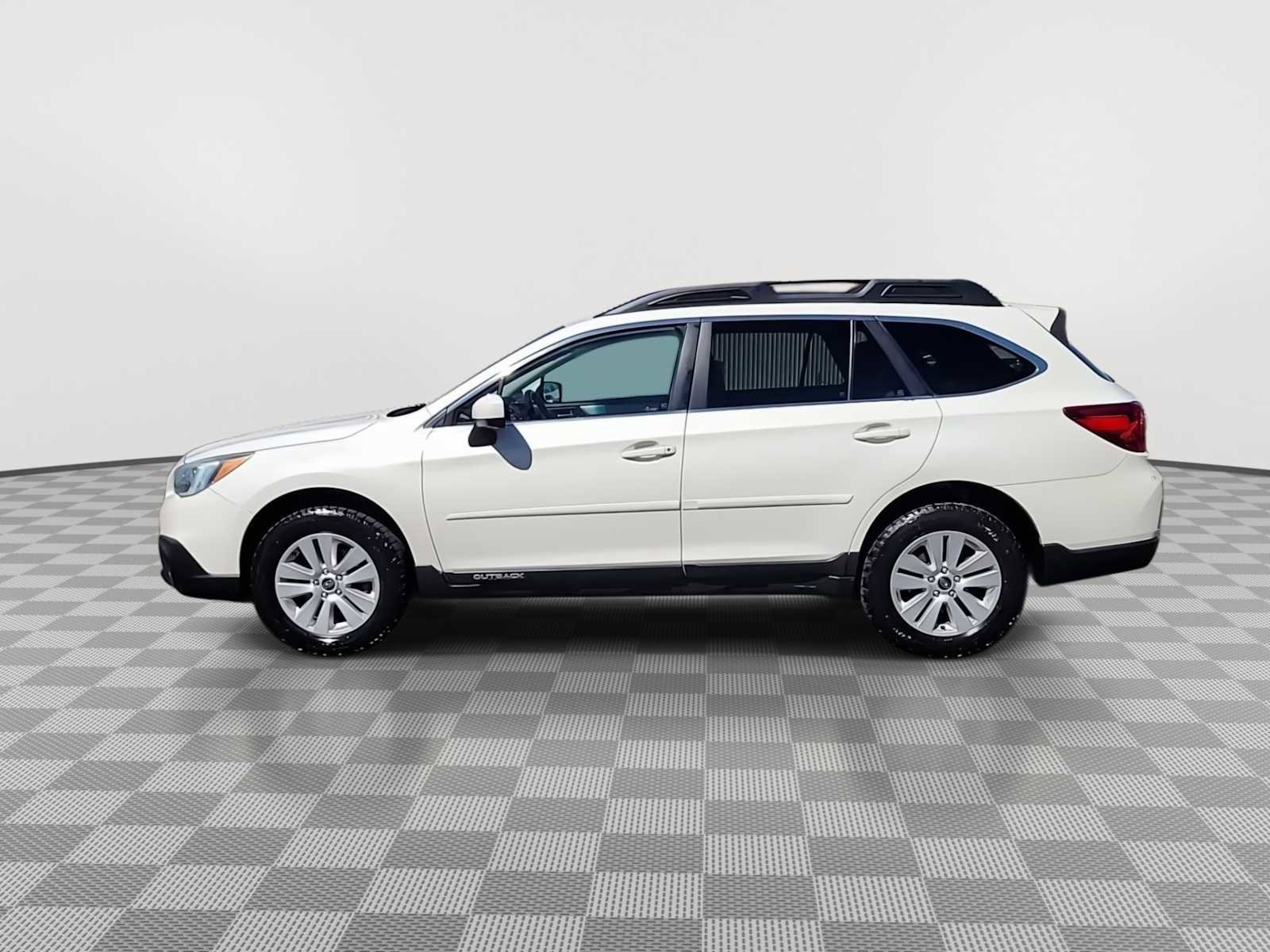 Used 2015 Subaru Outback 2.5i Premium image 5
