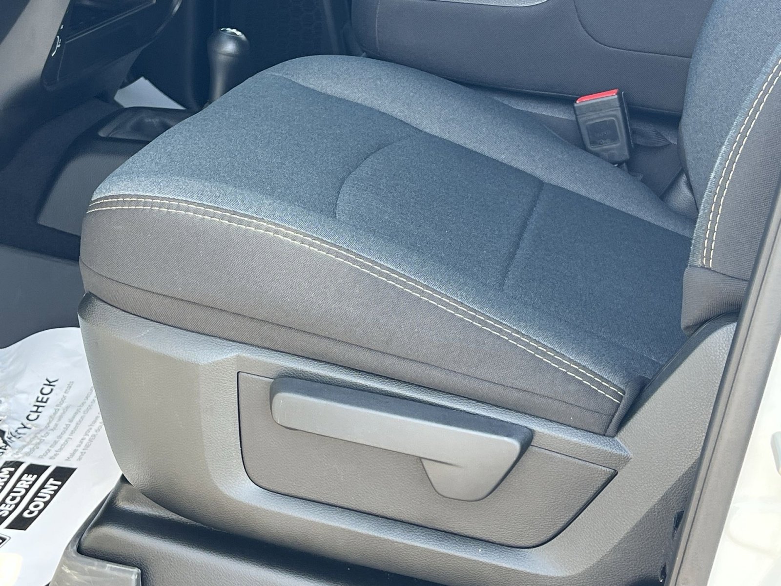 Used 2024 RAM 2500 Tradesman w/ Chrome Appearance Group image 13