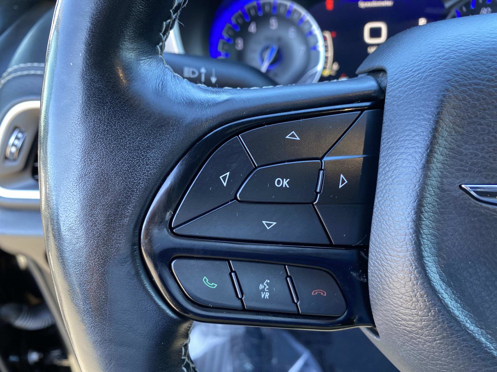 Used 2021 Chrysler Pacifica Touring-L w/ Premium & Safety Sphere Group image 16