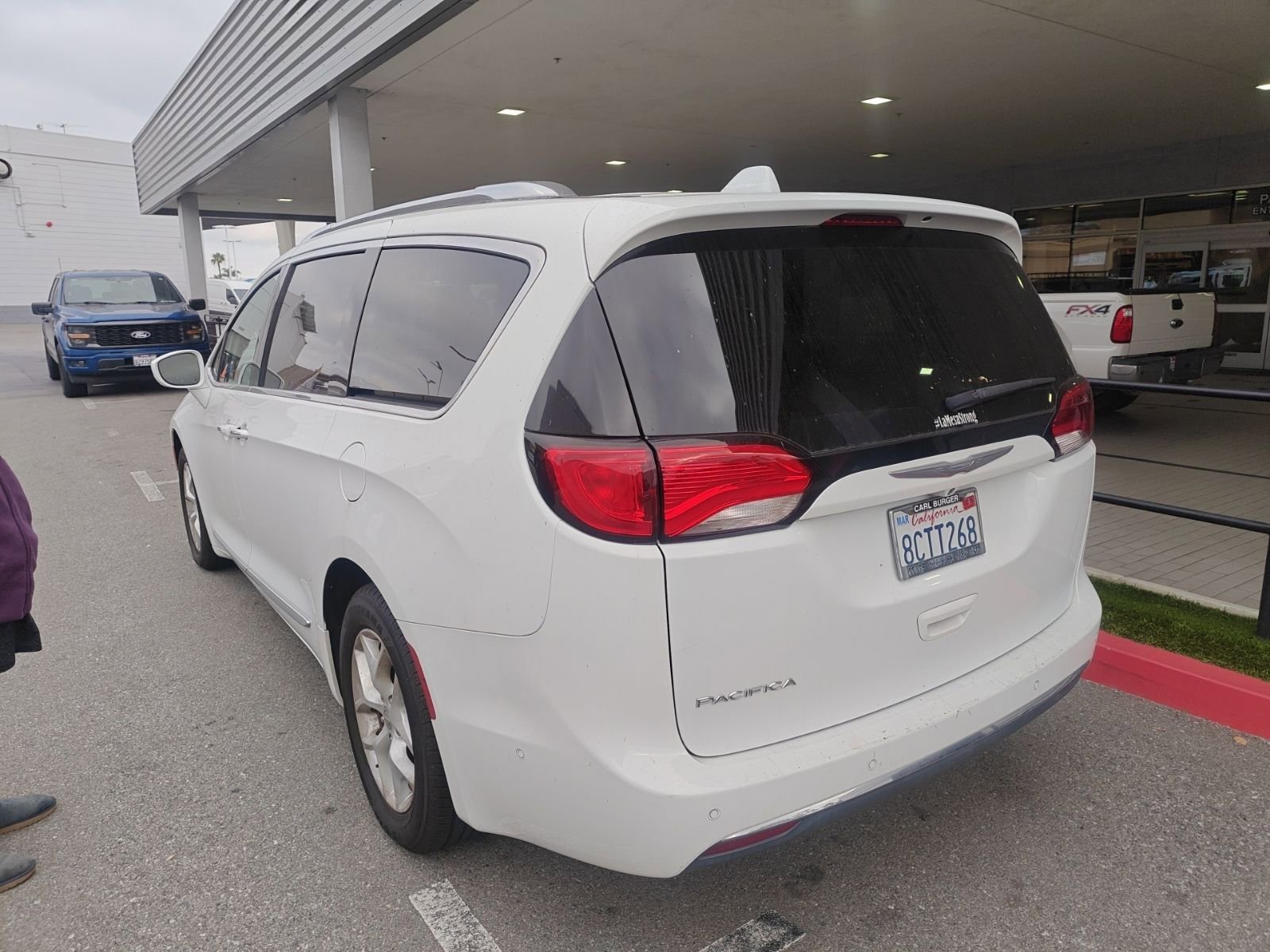 Used 2017 Chrysler Pacifica Touring-L Plus w/ Advanced Safetytec Group image 4
