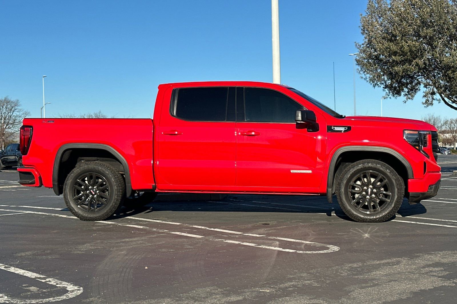 Used 2025 GMC Sierra 1500 Elevation w/ X31 Off-Road Package AWD/4WD image 3