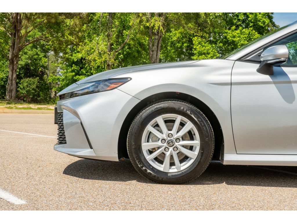 Used 2026 Toyota Camry LE FWD image 11