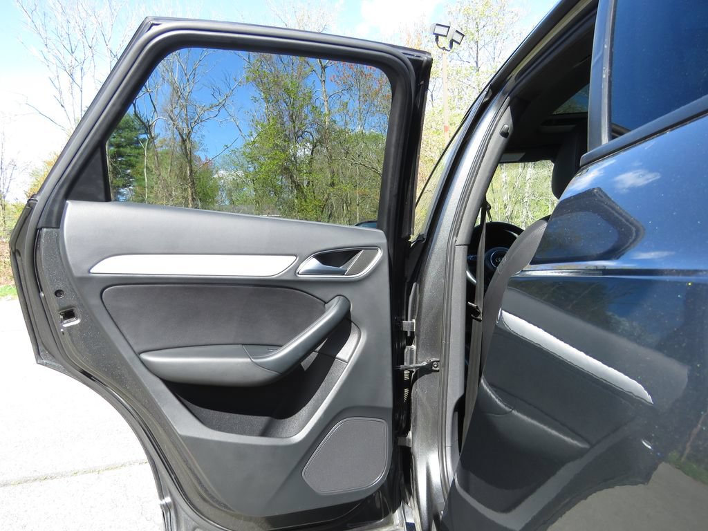 Used 2018 Audi Q3 2.0T Premium AWD/4WD image 18