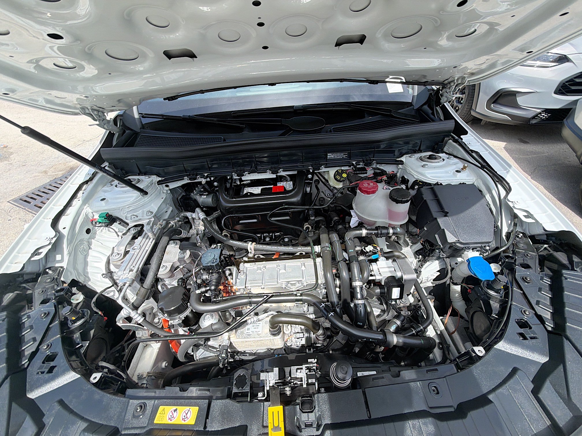 Used 2023 Mercedes-Benz EQB 300 4MATIC image 35