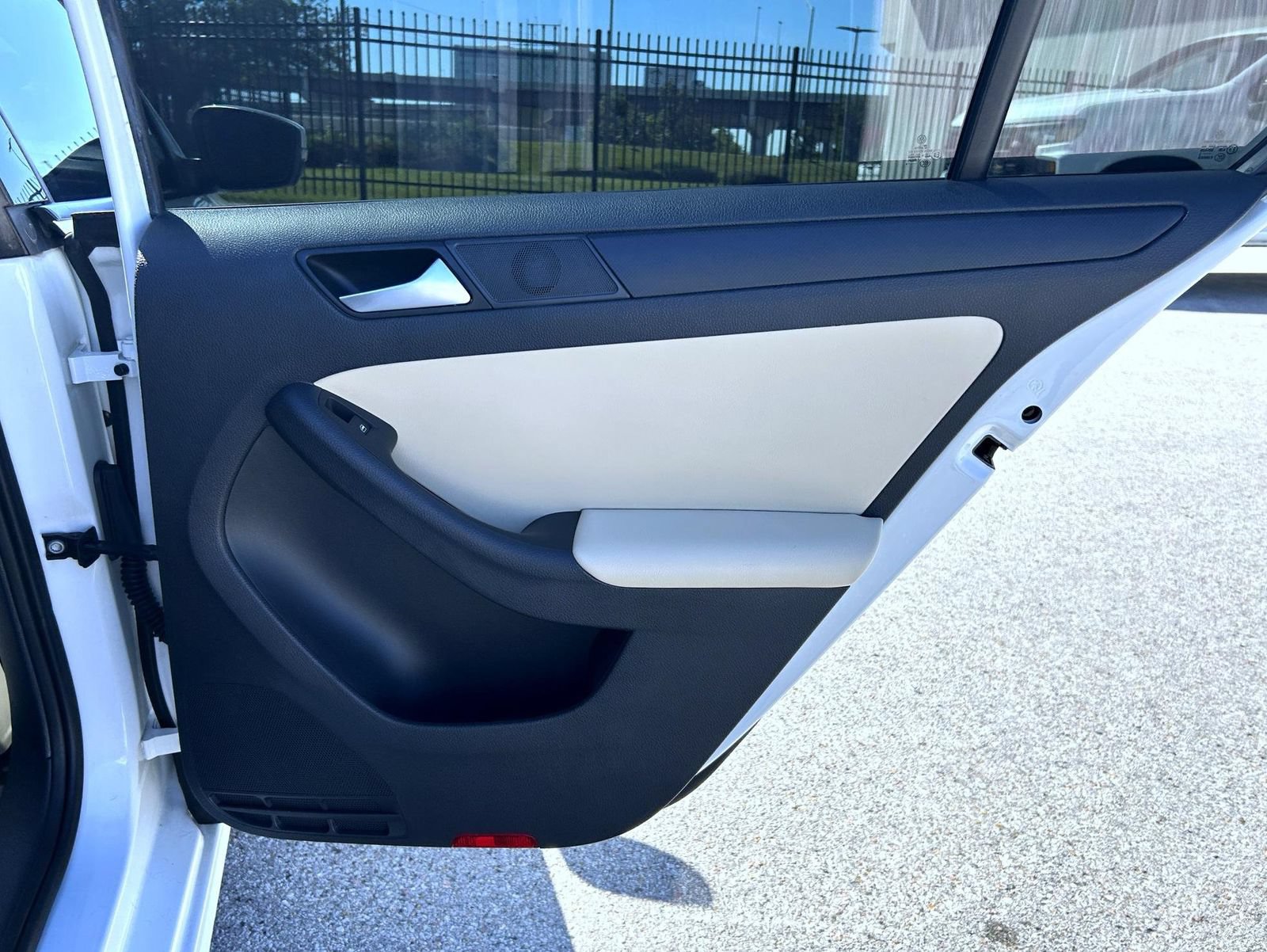Used 2014 Volkswagen Jetta SE FWD image 17