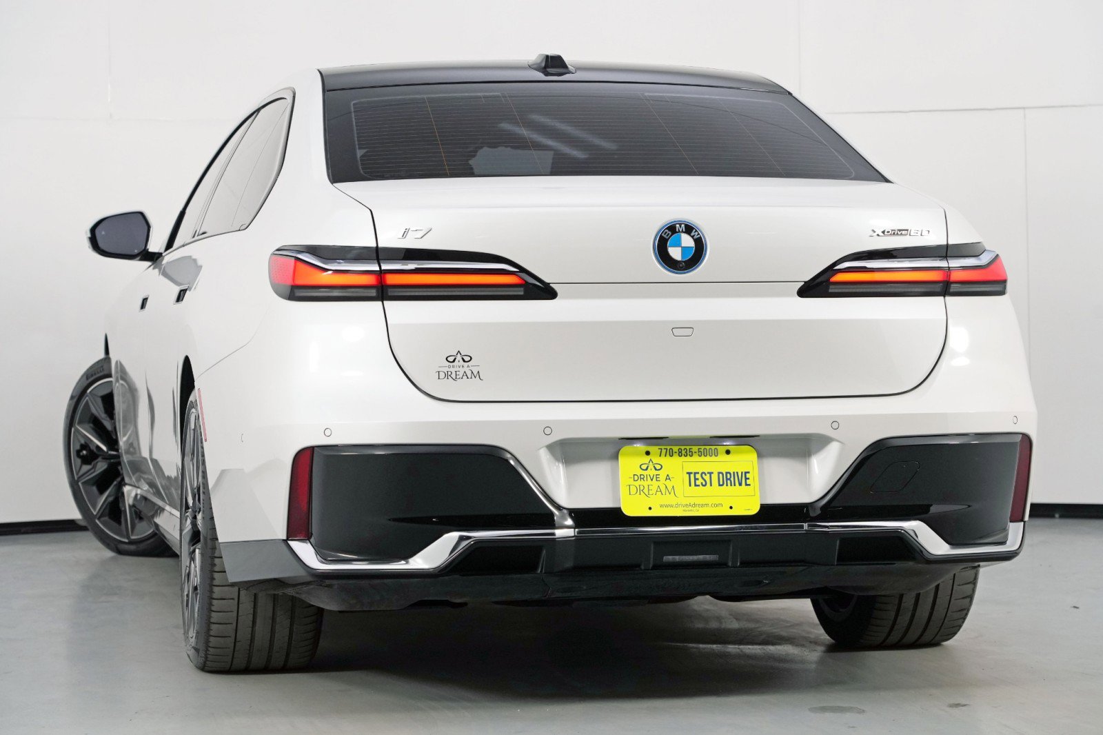 Used 2023 BMW i7 xDrive60 w/ Executive Package 2 image 6