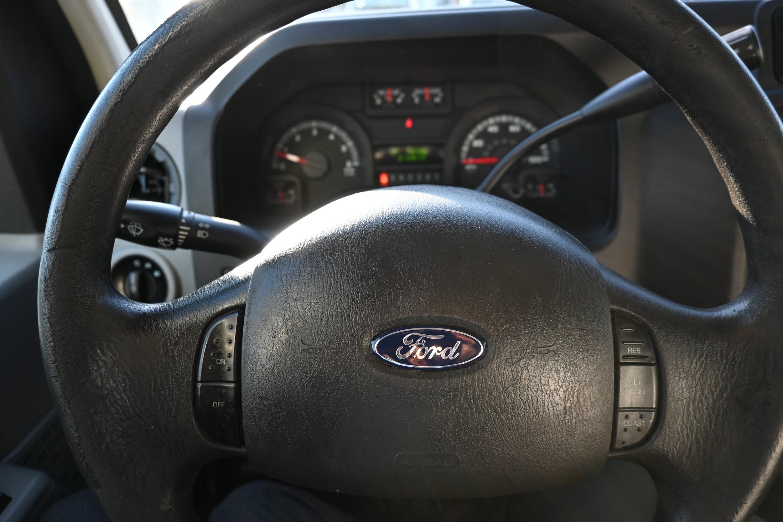 Used 2016 Ford E-350 and Econoline 350 Super Duty RWD image 9
