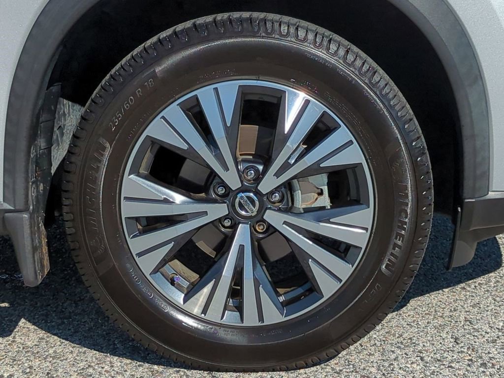 Certified 2021 Nissan Rogue SV image 11