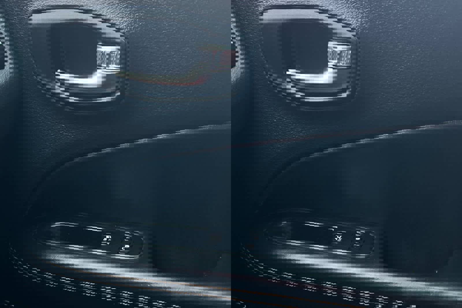 Used 2018 Jeep Compass Limited w/ Navigation Group image 21