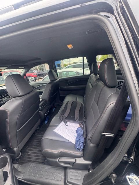 Used 2025 Honda Passport TrailSport image 3