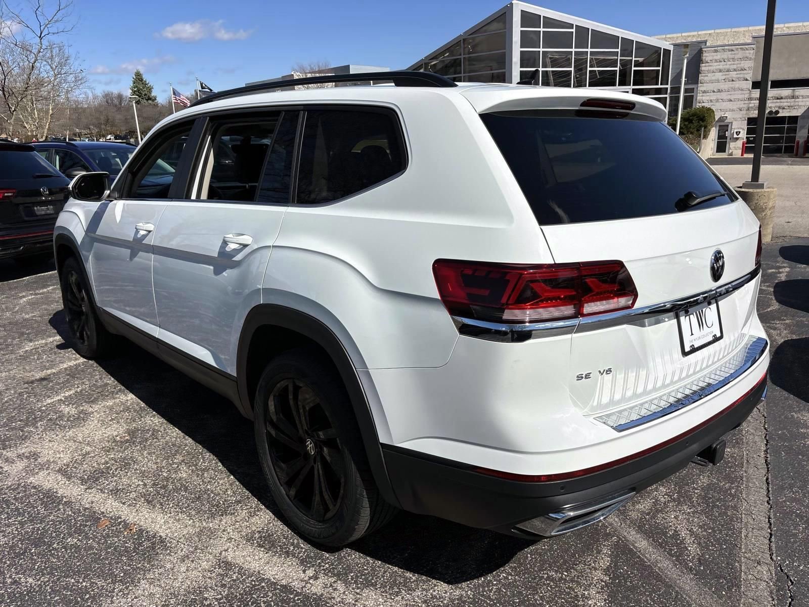Used 2023 Volkswagen Atlas SE w/ Panoramic Sunroof Package image 7