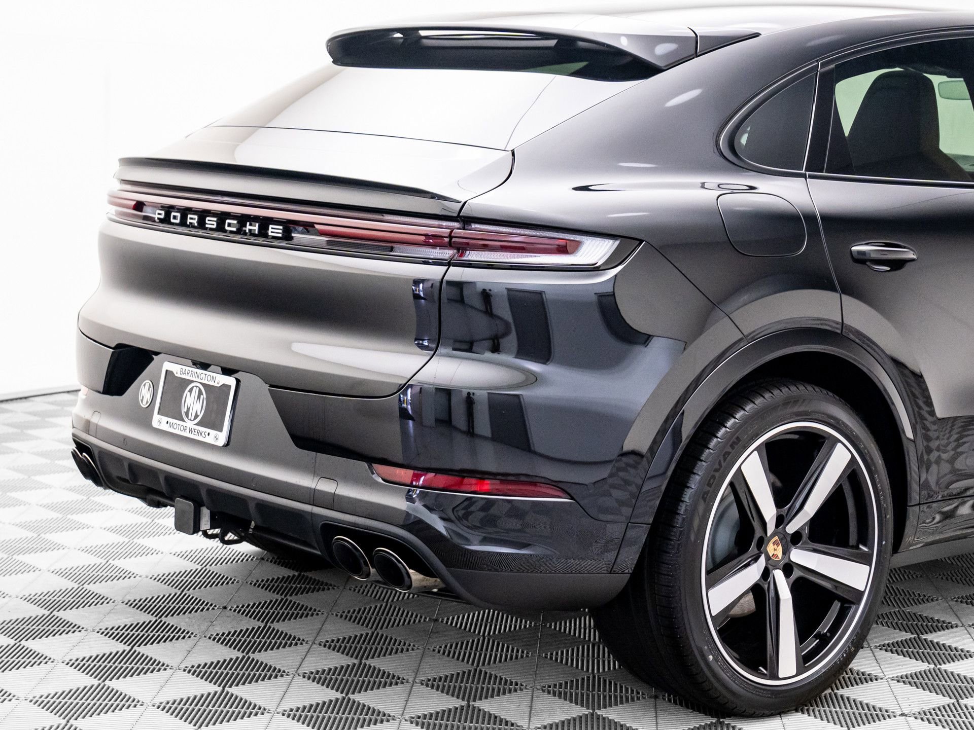 New 2025 Porsche Cayenne S image 32