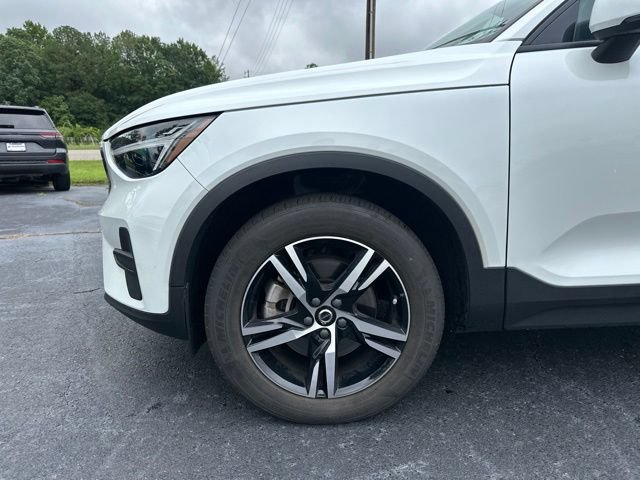 Used 2023 Volvo XC40 B4 Core w/ Convenience Package FWD image 14