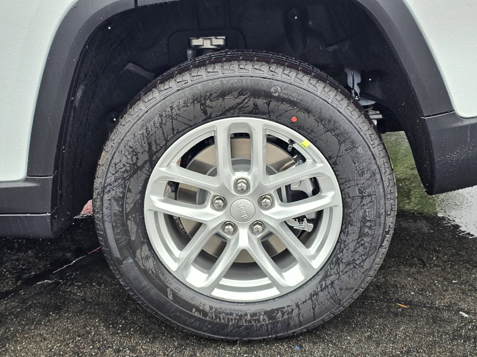 New 2025 Jeep Grand Cherokee L Laredo image 9