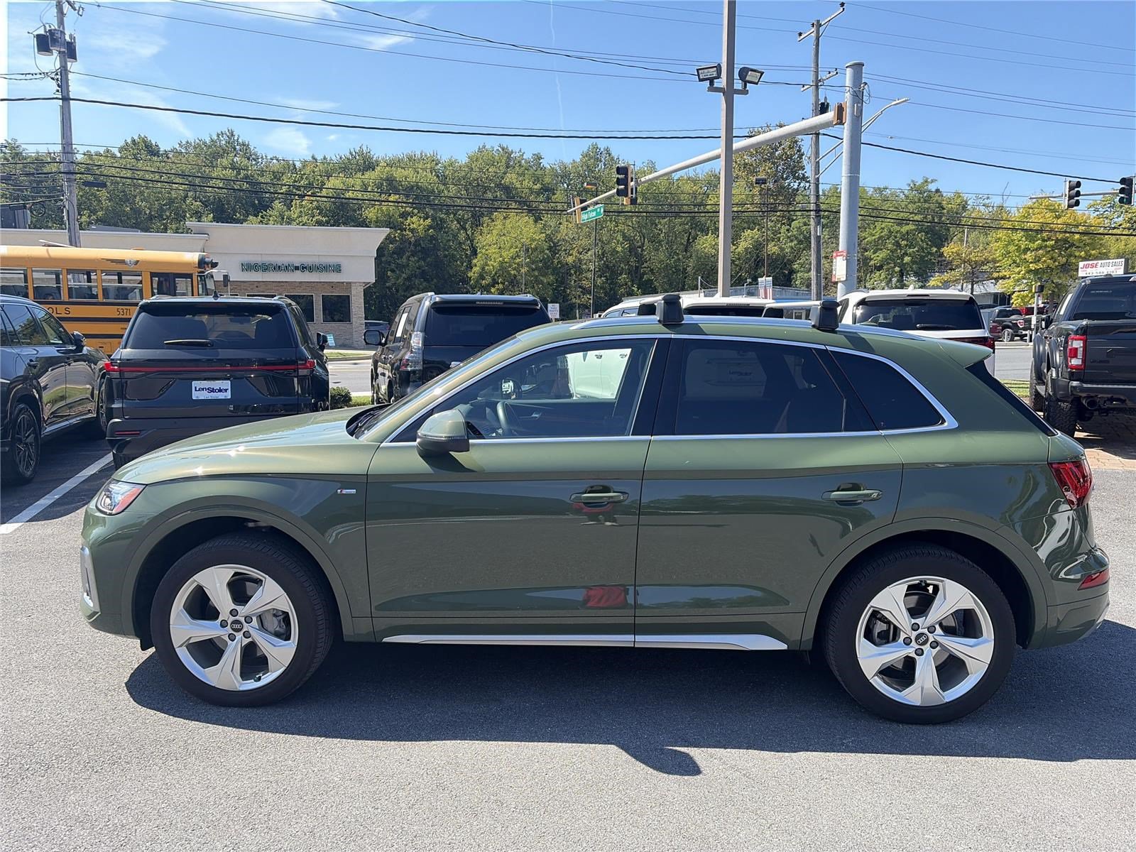 Used 2022 Audi Q5 2.0T Premium Plus AWD/4WD image 2
