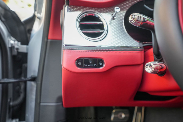 Used 2022 Bentley Flying Spur V8 image 34