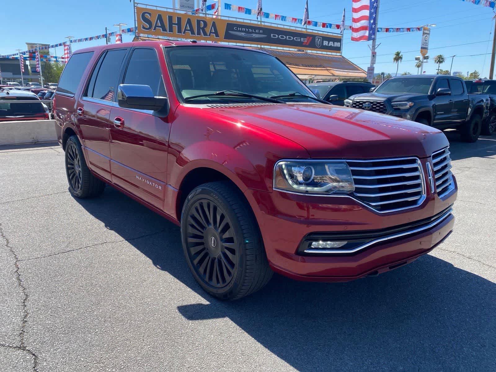 Used 2015 Lincoln Navigator 2WD image 4