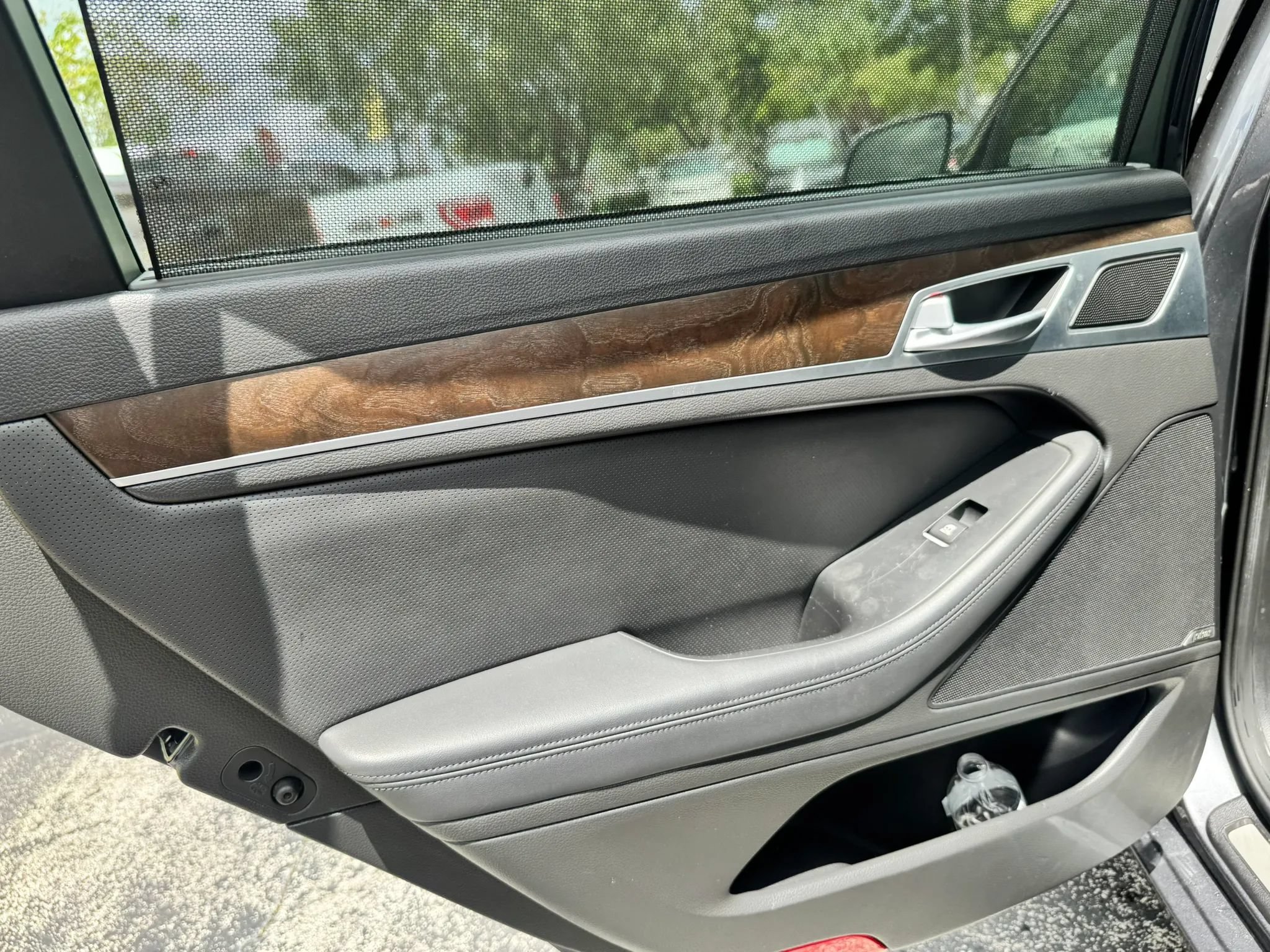 Used 2015 Hyundai Genesis 5.0 RWD image 24