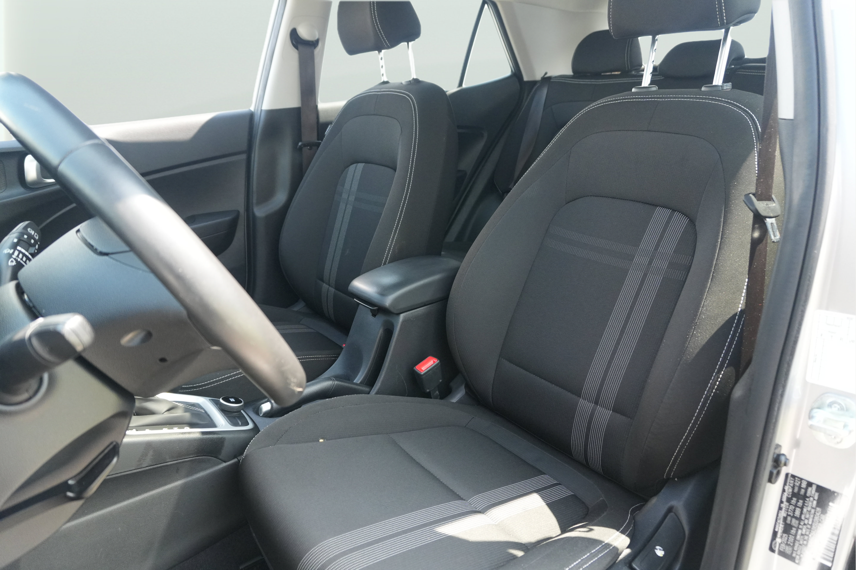 Used 2025 Hyundai Venue SEL FWD image 14