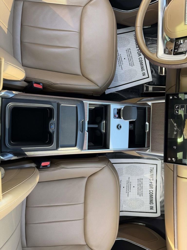 Used 2025 Land Rover Range Rover SE image 22
