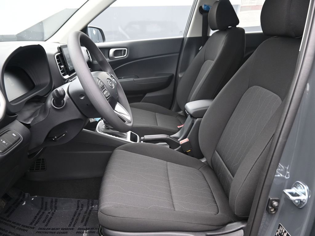 Certified 2026 Hyundai Venue SE image 10