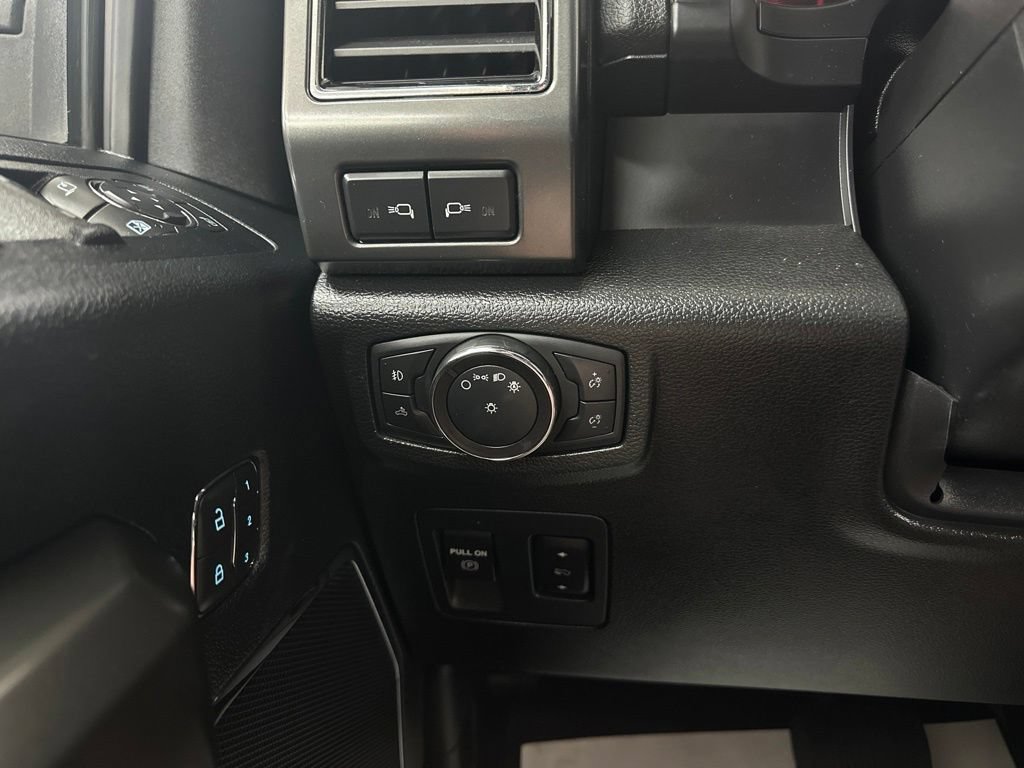 Used 2019 Ford F150 Lariat w/ Equipment Group 502A Luxury AWD/4WD image 44