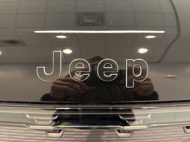 New 2026 Jeep Grand Wagoneer 4WD image 12