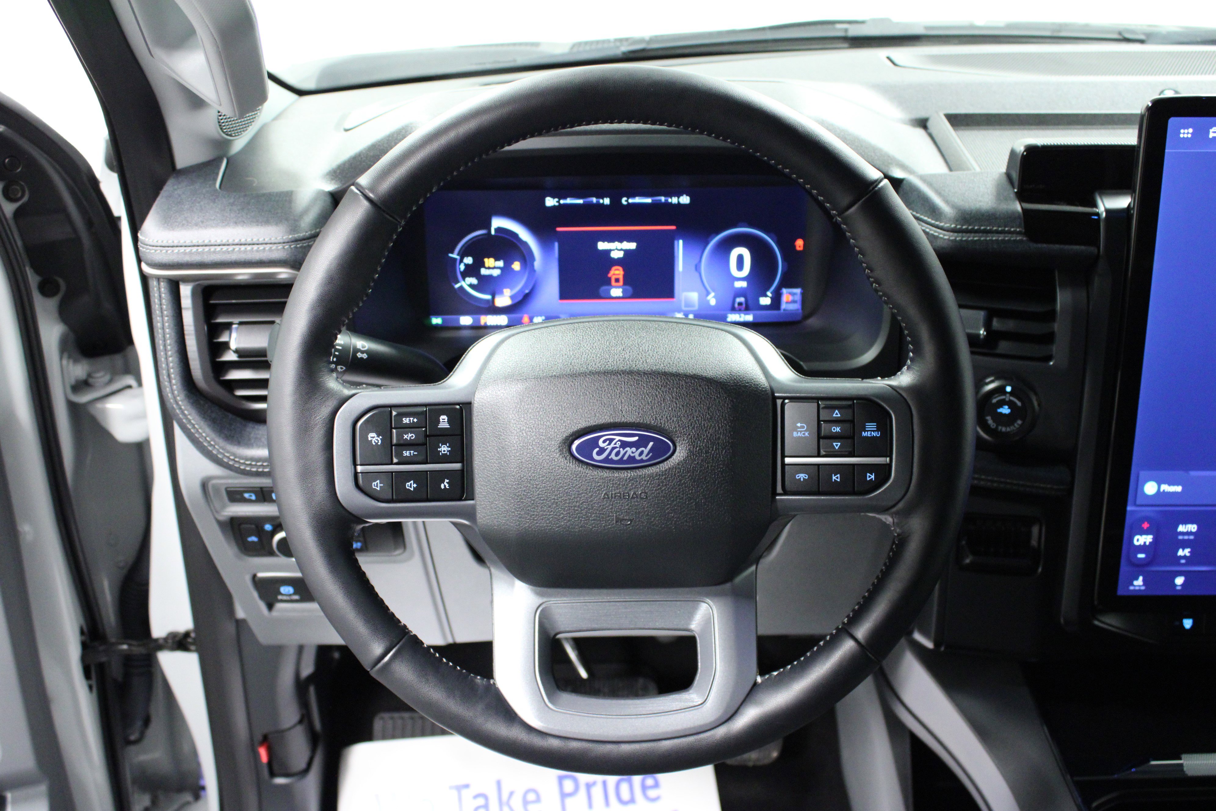 Used 2024 Ford F150 Lightning Flash image 17